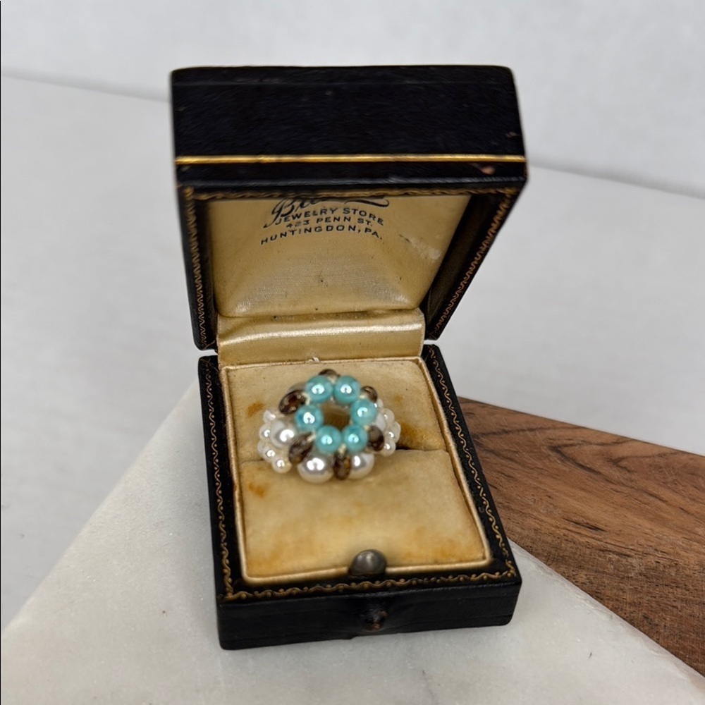 Vintage Blue and White Cluster Ring with pearl Design lot D21